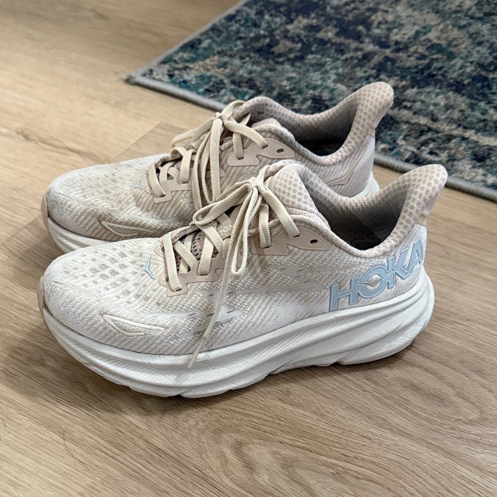 Hoka Clifton 9 Shifting Sand/Eggnog